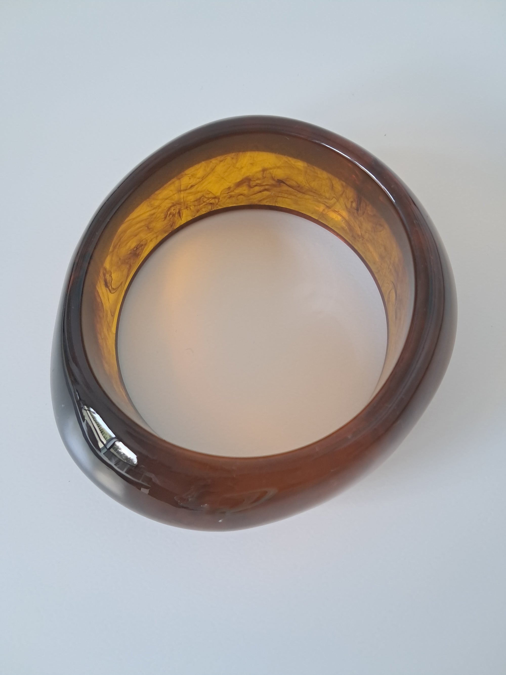 Pulsera de resina marrón efecto carey