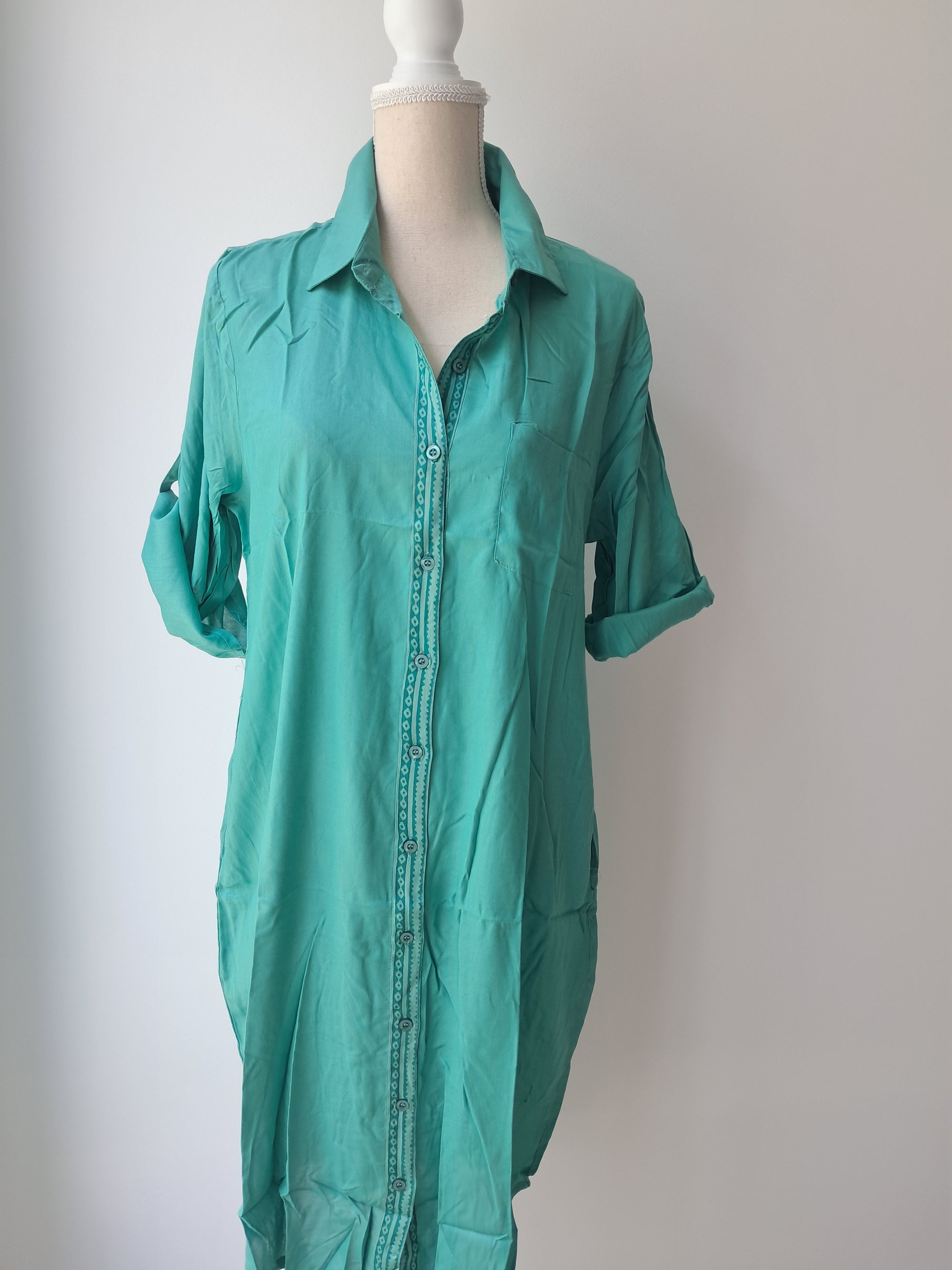 Vestido camisero verde mar con bolsillos