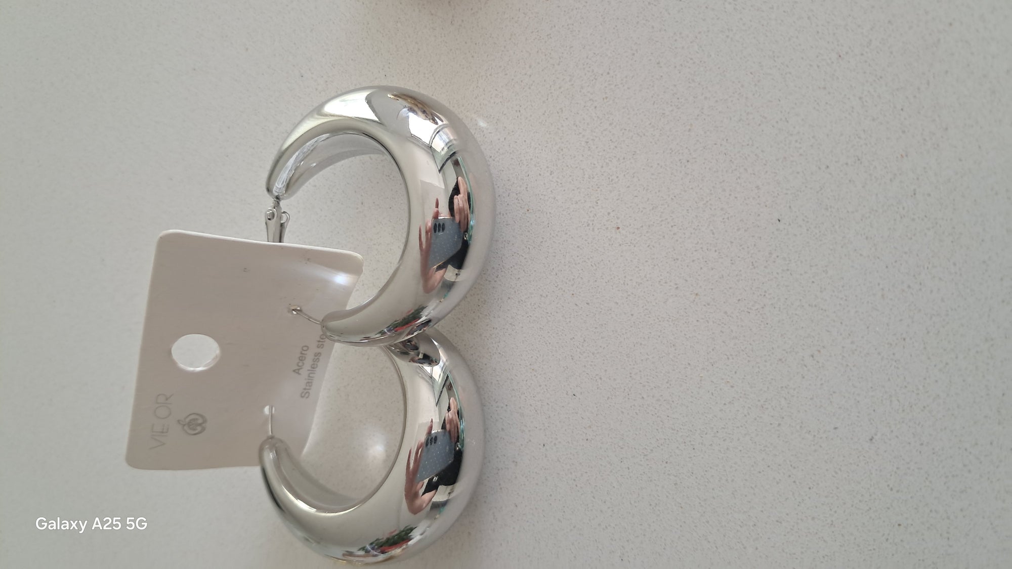 Pendientes de aros diferentes modelos .