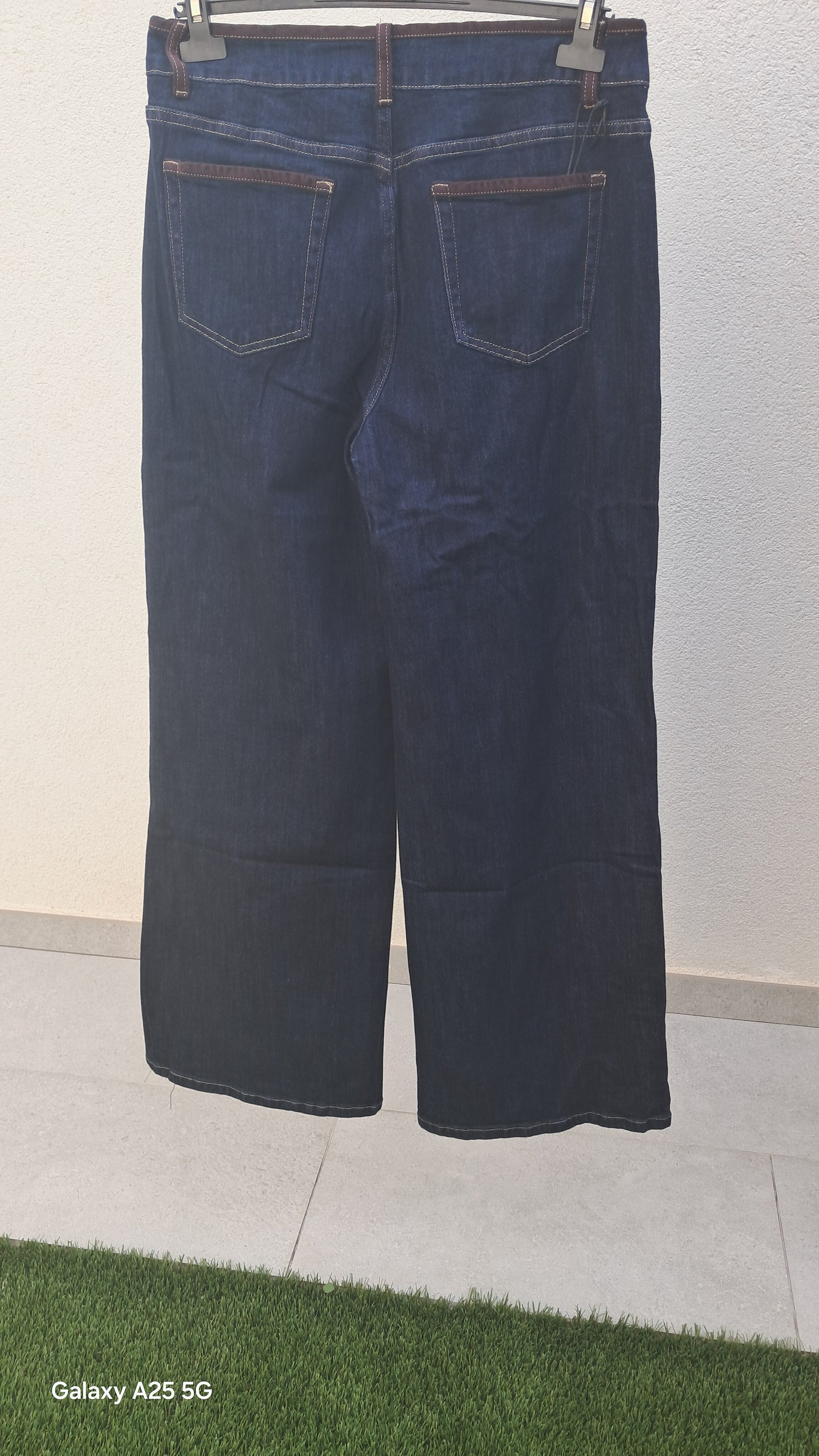 Tejanos de pata ancha