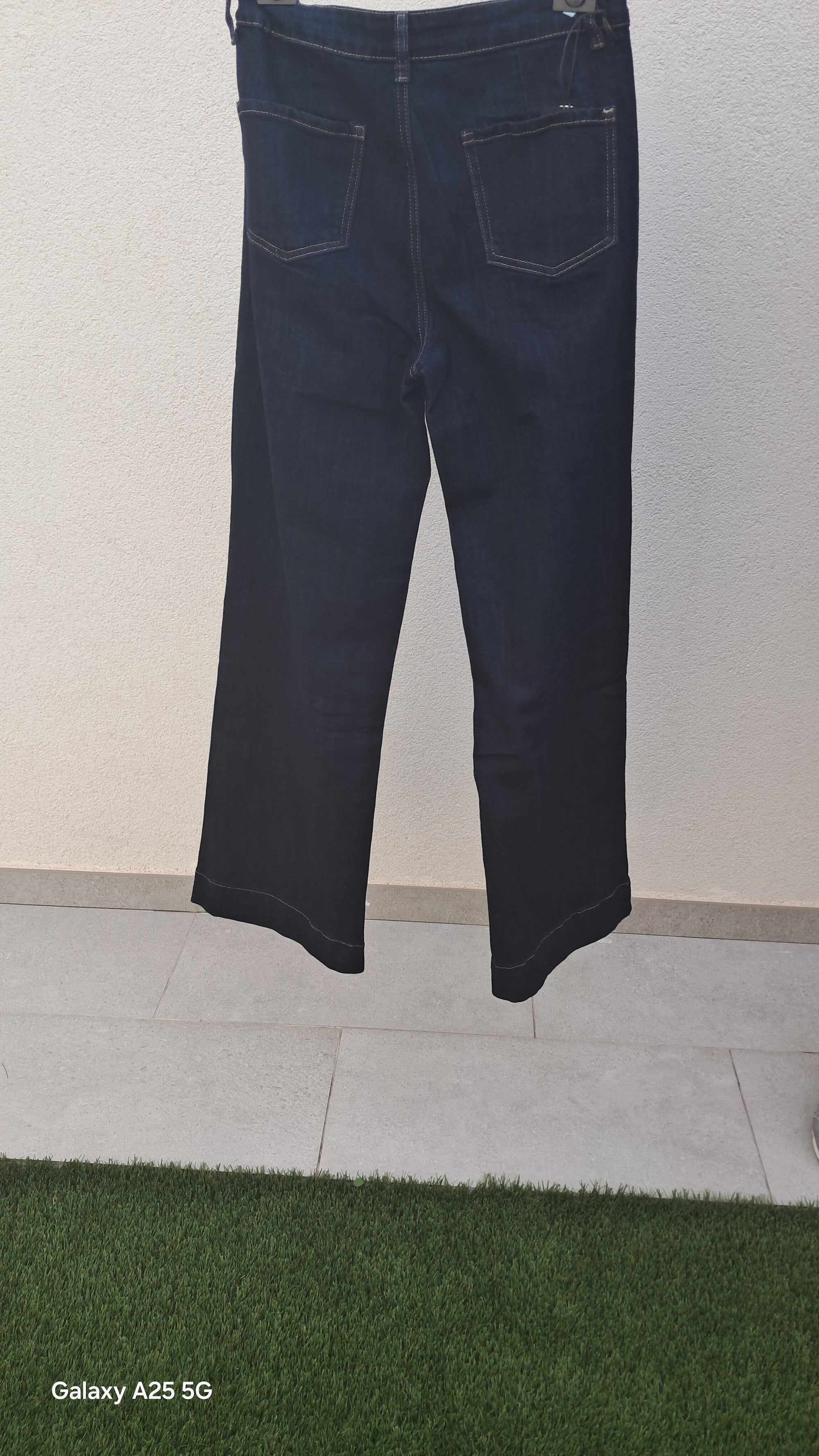 Tejanos de pata ancha