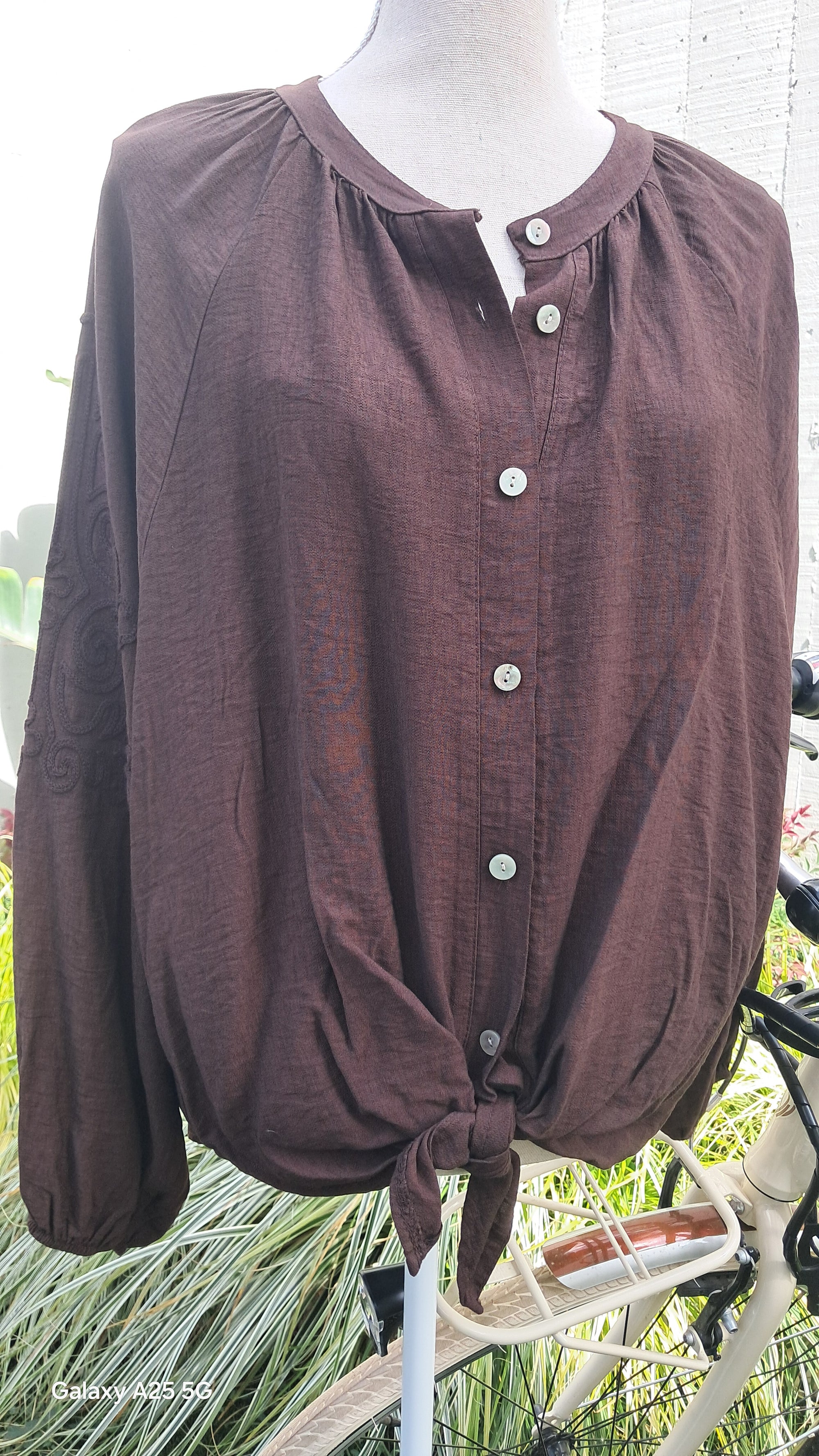 Camisa con nudo