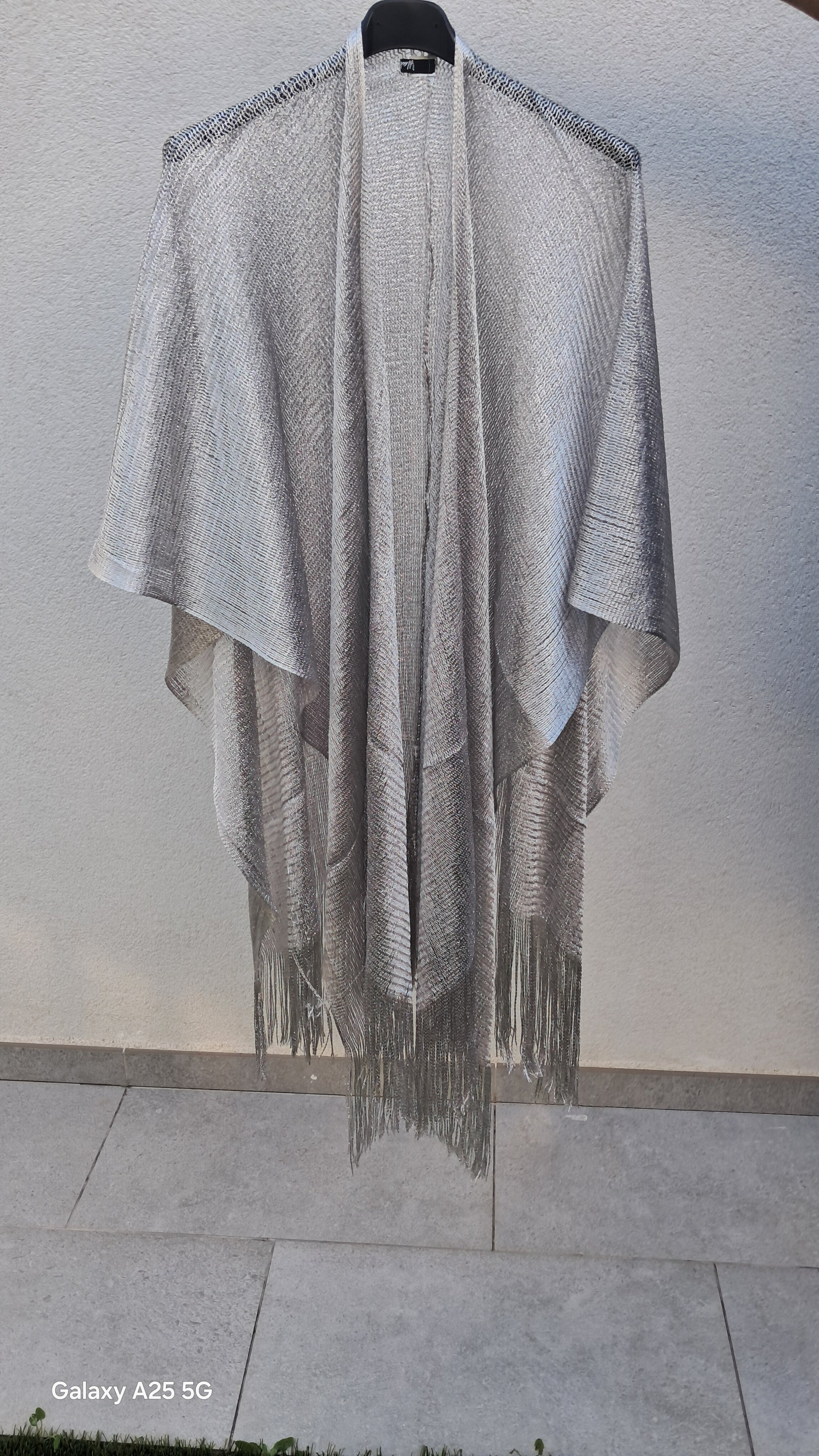 Ponchos de color plata y color oro