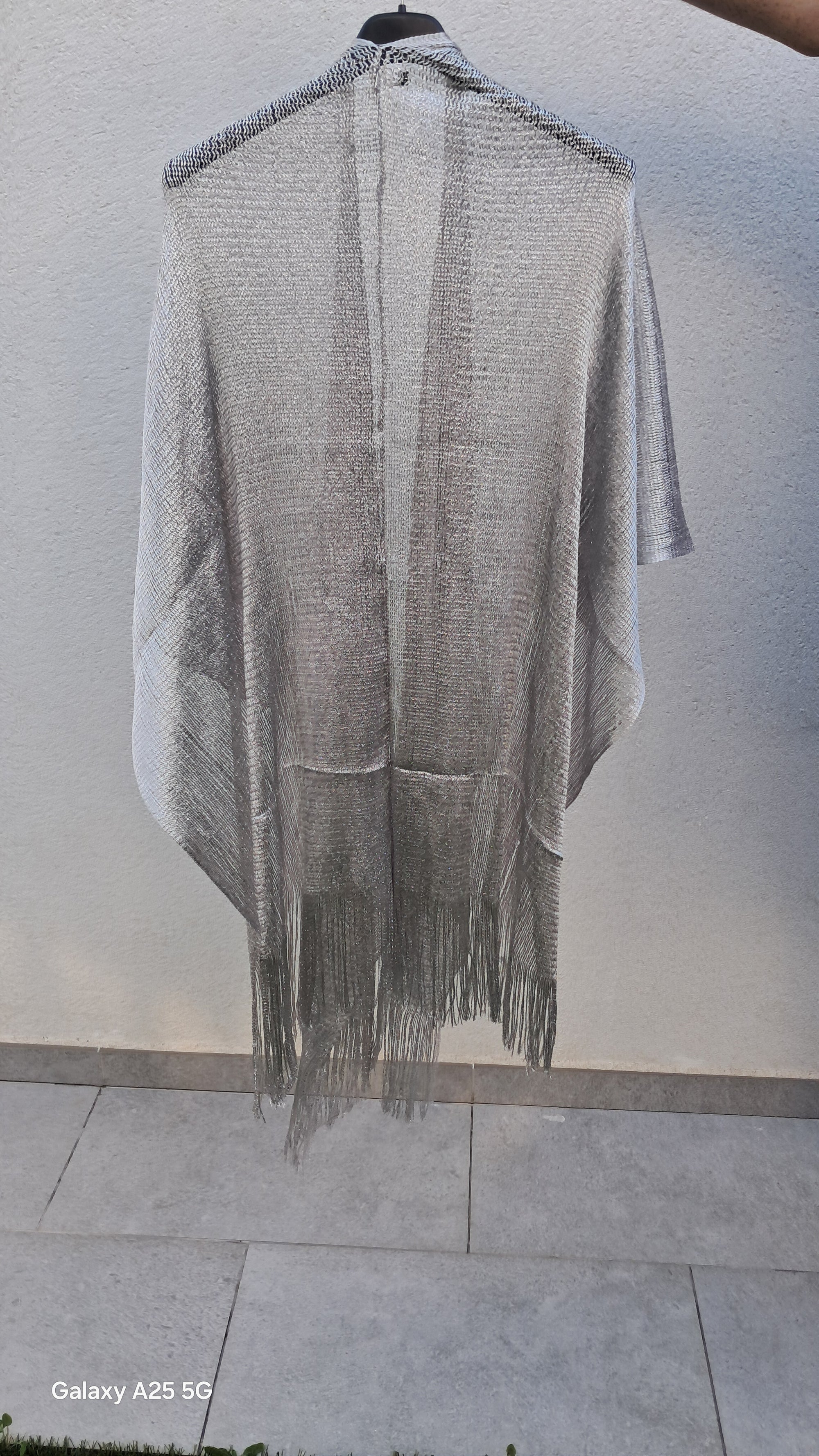Ponchos de color plata y color oro